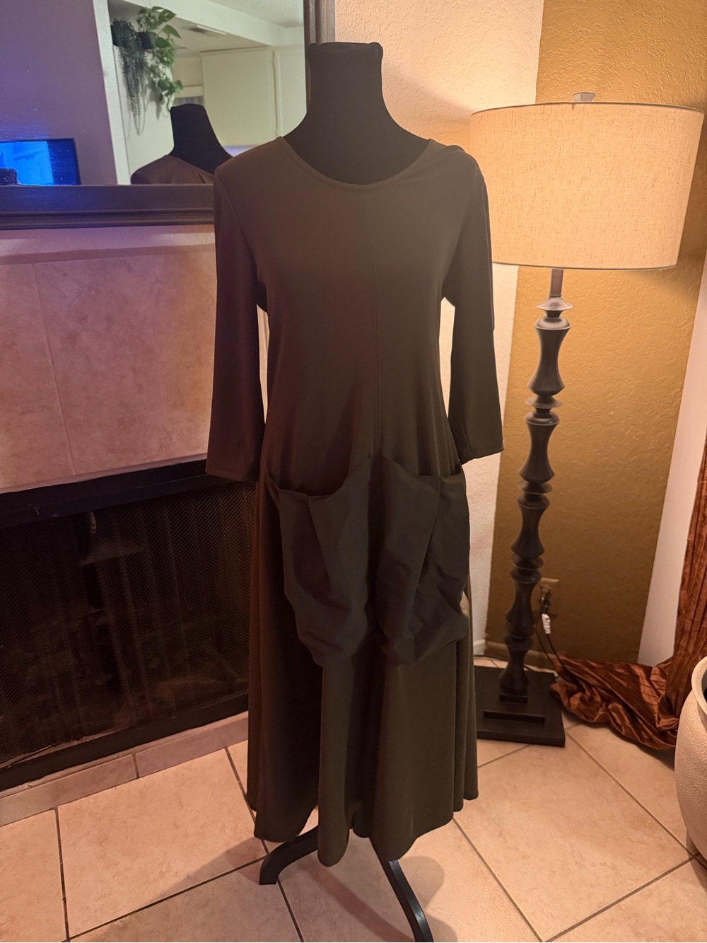 Simply Mila “Big Pocket” Midi Dress – Olive Green Size Medium